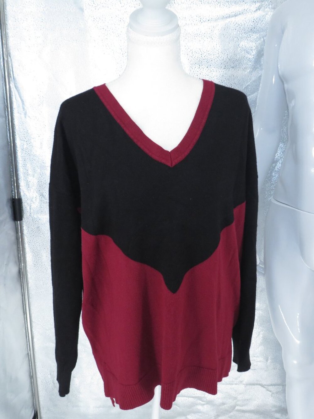 Verve ami Sweater V Neck Colorblock Burgundy Black Large Dark Academia Pullover